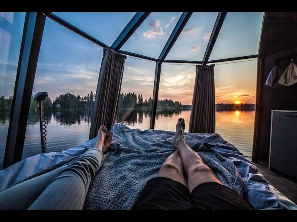 Room in Lodge - Peace & Quiet Hotel Floating Glass Room for 2 Guests Experience Northern Lights