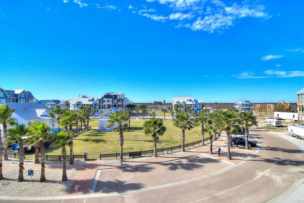 Cinnamon Shore- Breez In TC 10304