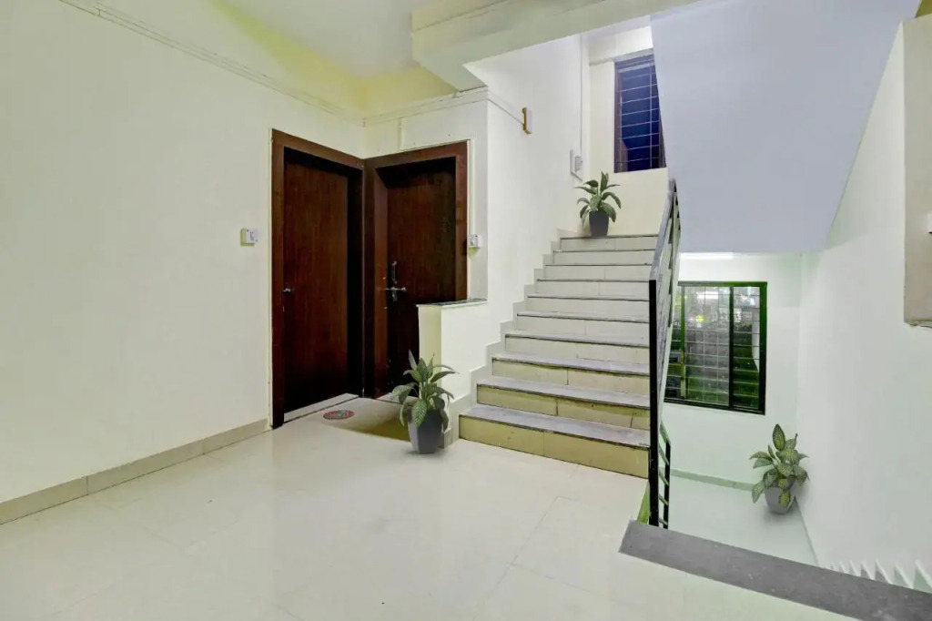 OYO Flagship 80642 Sai Executive Lodging