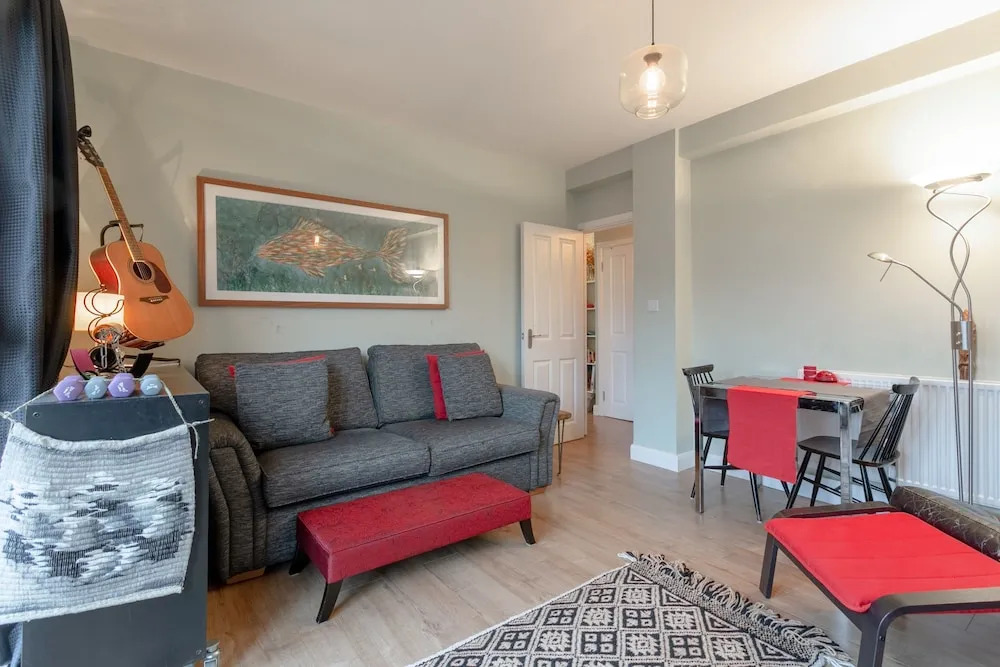Colourful 2 Bedroom Apartment in Shoreditch