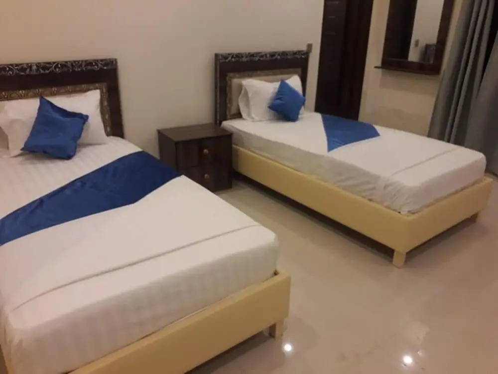 Hotel Days Inn Two