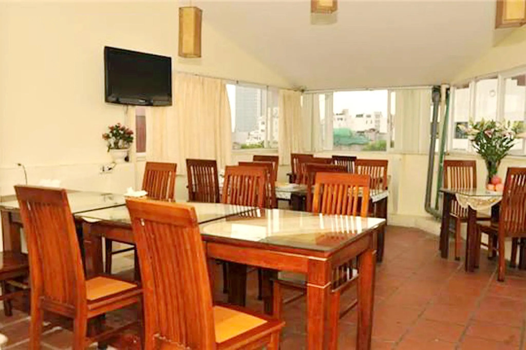 Sunflower Hotel & Travel