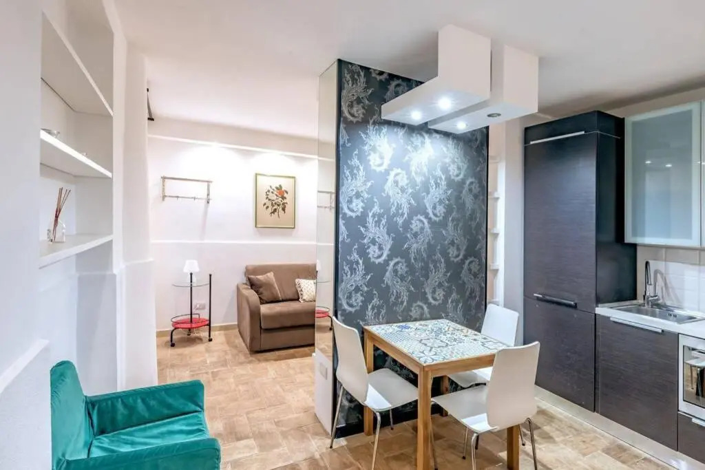 Lovely Apartment Ground Floor Colosseo up 4 Prs !