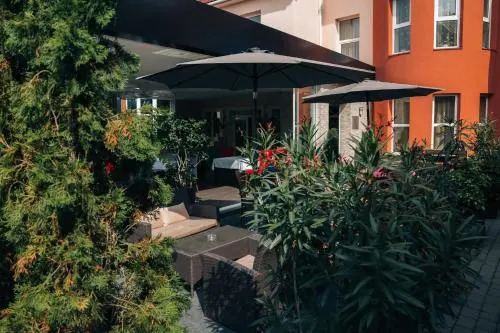 V&P HOTEL & Restaurant