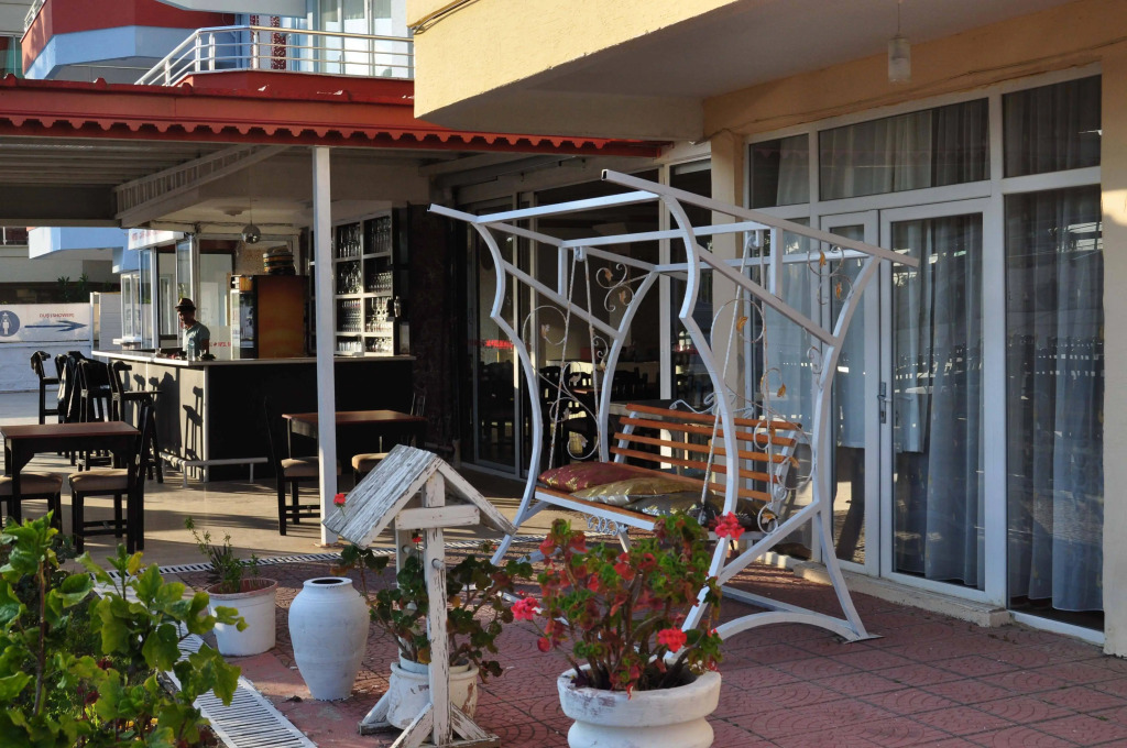 Rose Hotel