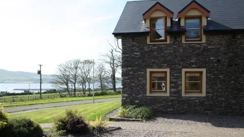Dingle Courtyard Cottages 4 Bed Sleeps 8