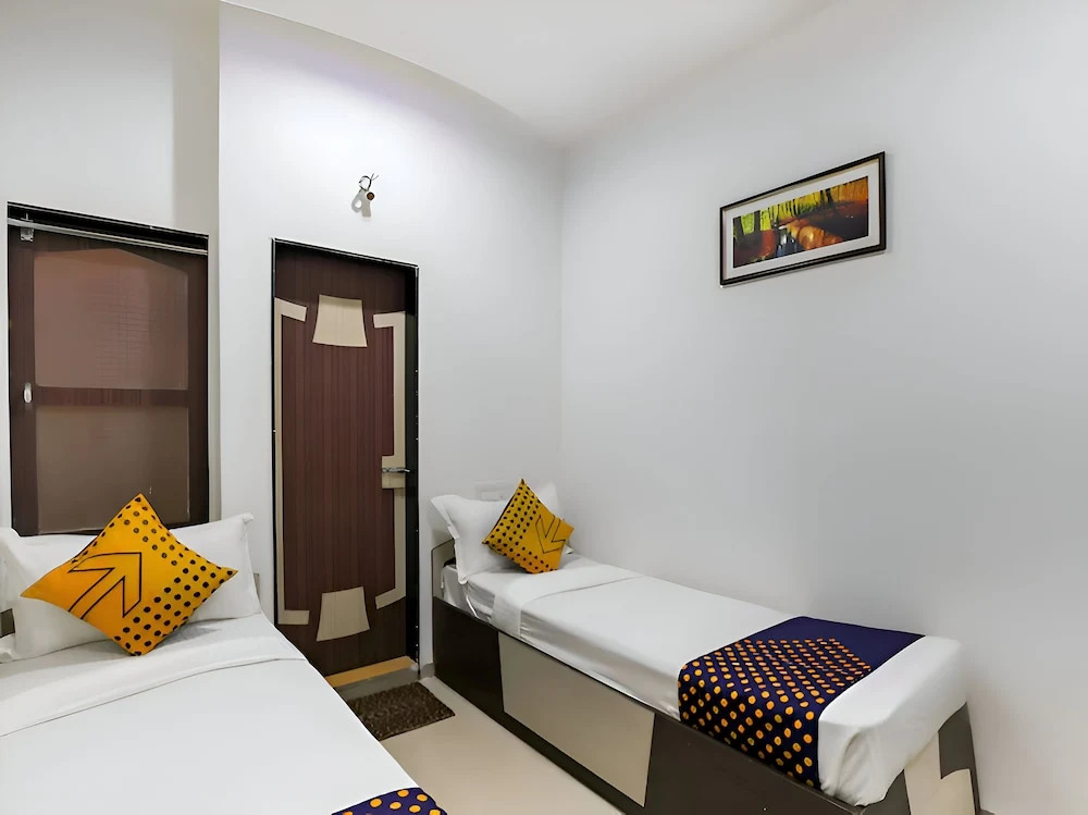 Hotel Atithi - Opposite Shreeji Hospital