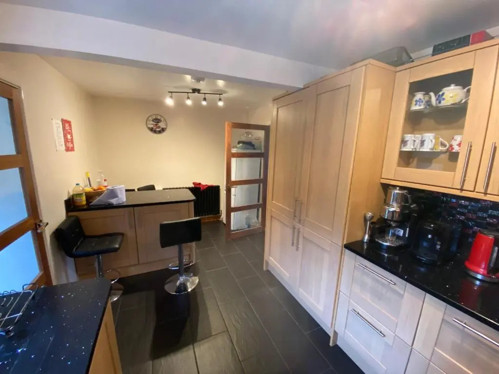 Stunning Beautiful 4-bed House in South Wales