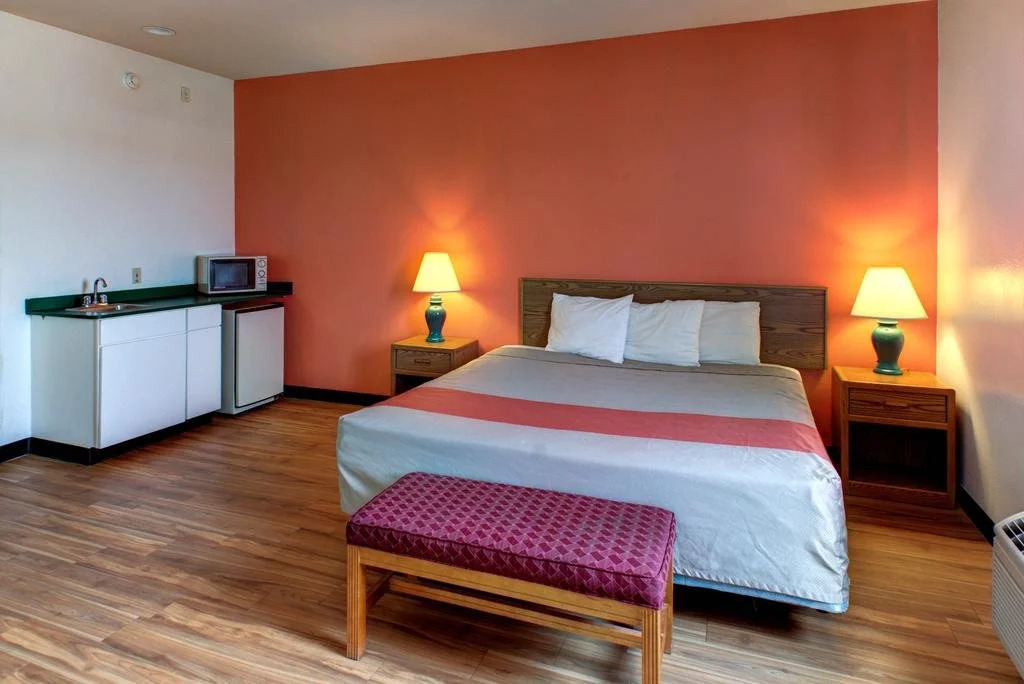 Motel 6-Woodway, TX