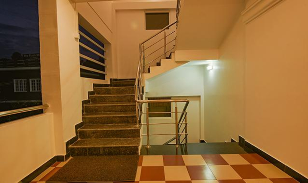 FabHotel Greenwood Stays