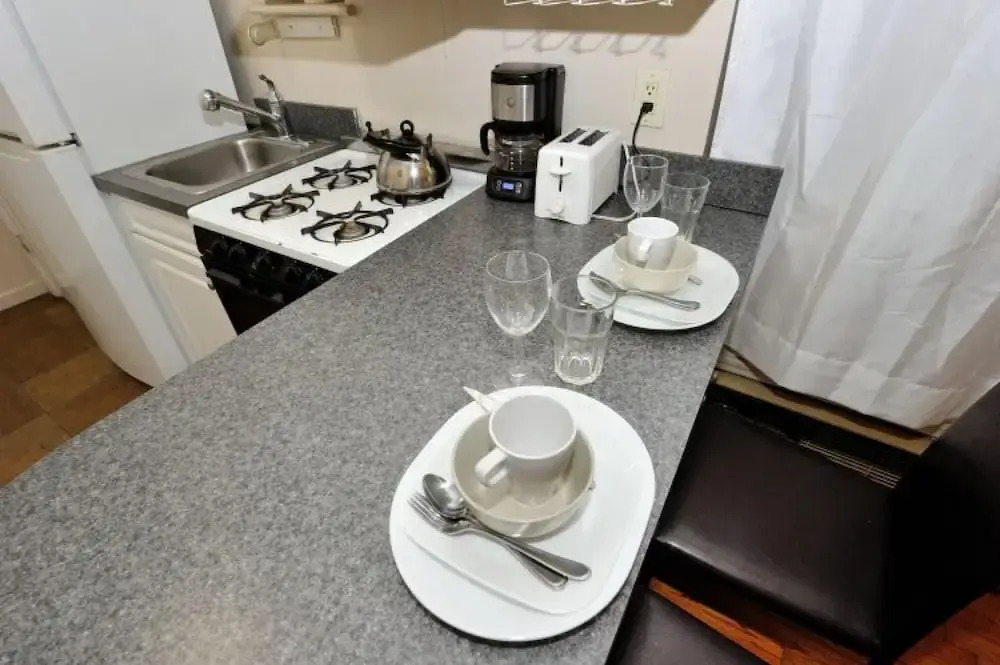 Fully Furnished 1 Bedroom Apartment