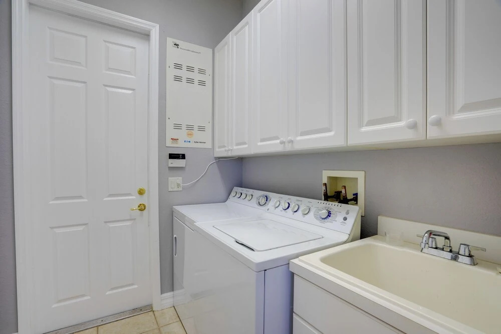 Cape Coral Lakefront Living! Home w/ Pool, Lanai