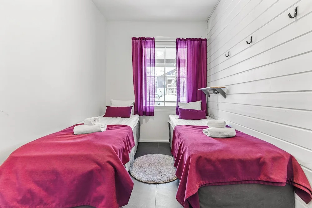 Modern 2-Unit Retreat up to 16 guests