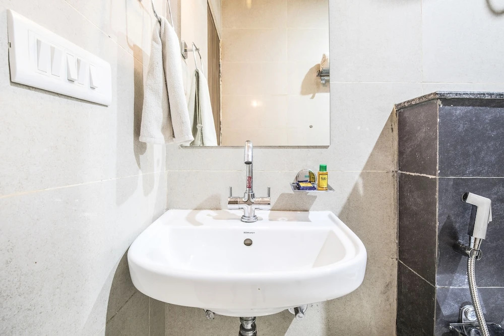 FabHotel NStay 32
