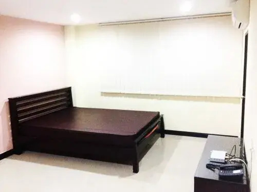 Pinklao Place
