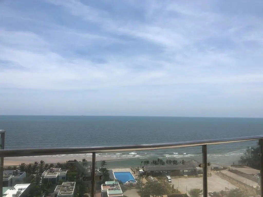 ARIA RESORT-FREE SWIMMING POOL, Relax by sea Hồ bơi miên phí và bãi tắm riêng, 40m ra biển