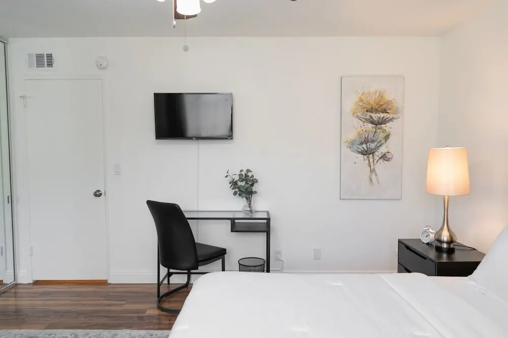 Spacious 4-bedroom Home With Large Yard AND Garage Near Knott S Berry Farm p67