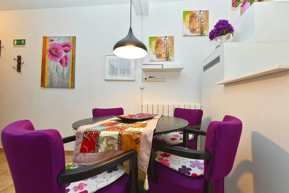 Apartment 1787