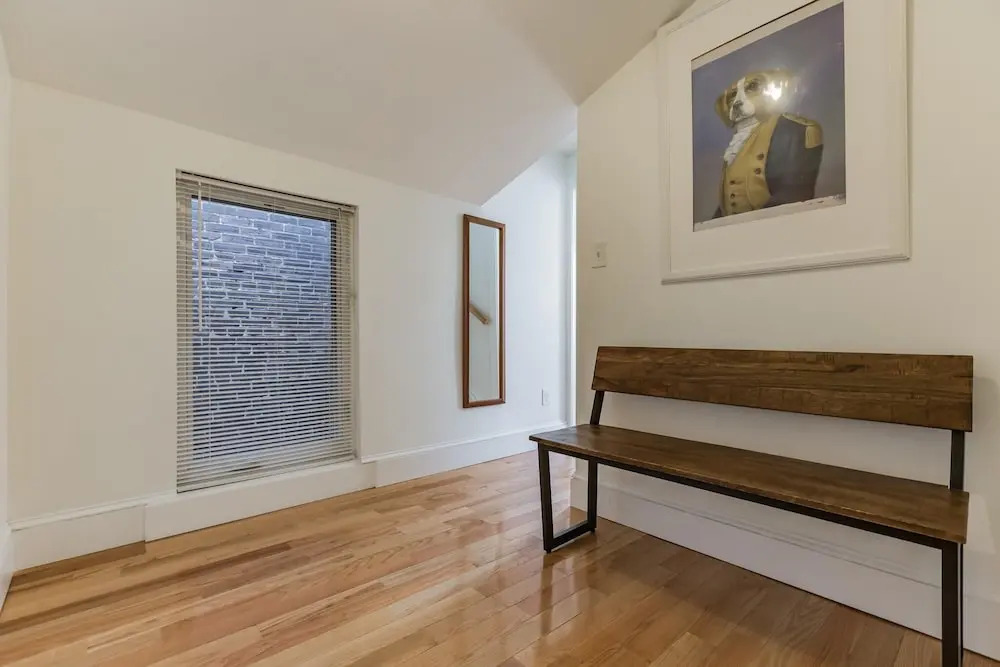1215 E Columbia