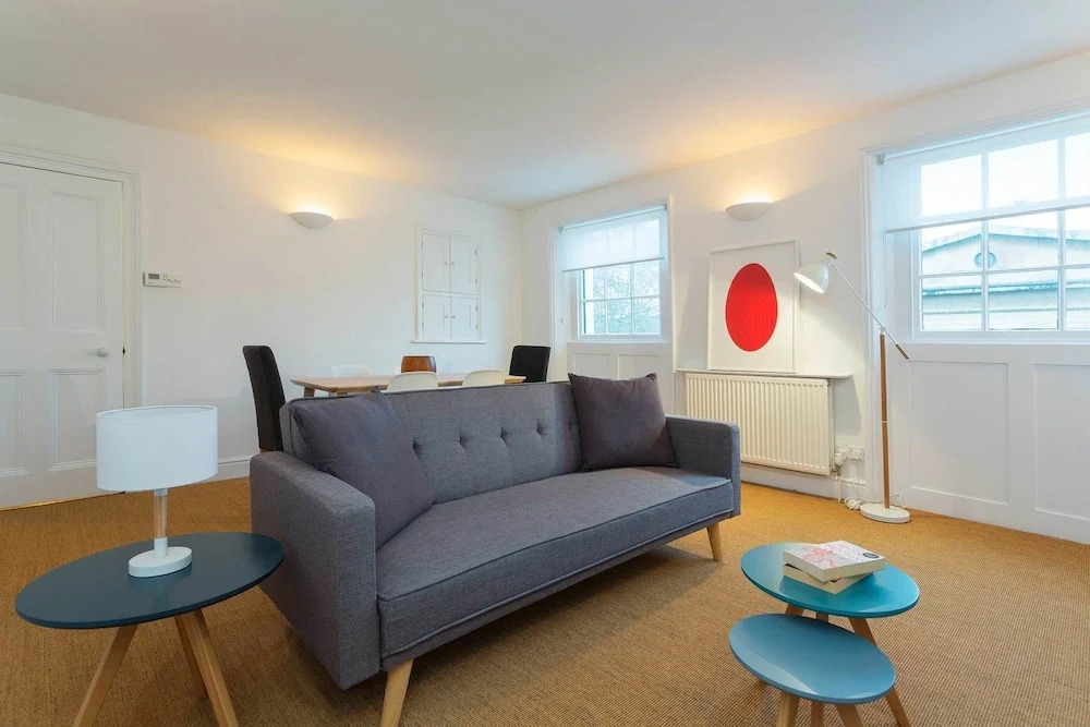 London Bridge Hideaway