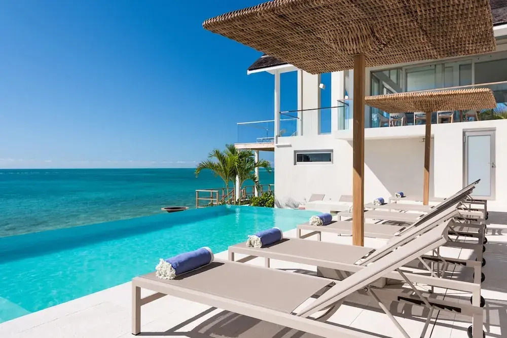 La Mer Villa South Oceanfront Luxury on Sapodilla Bay