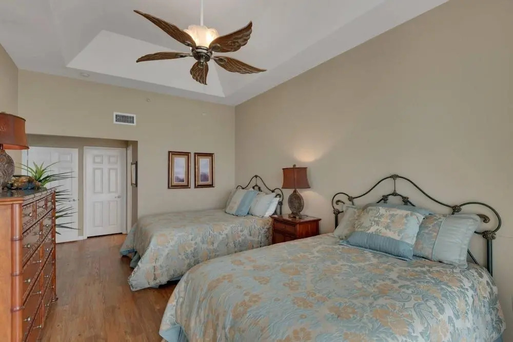 Gulf Front Living Room And Master Suite! Sleeps 8