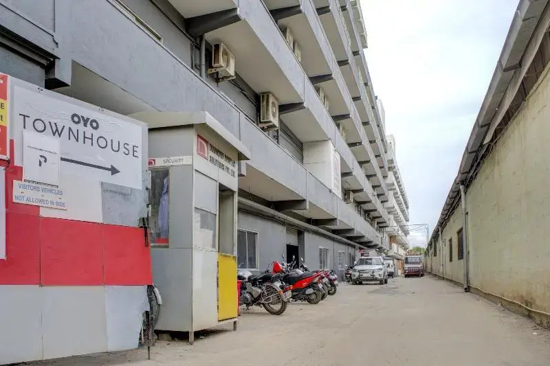 Oyo 385 Townhouse Navya International Ramamurthy N