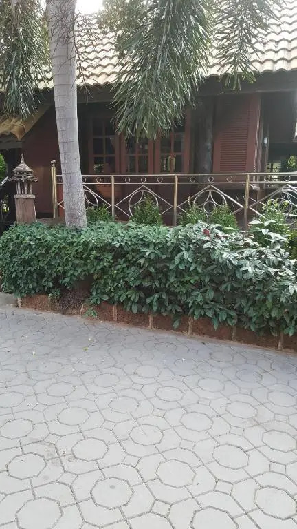 Ruean Mai Chai Khlong