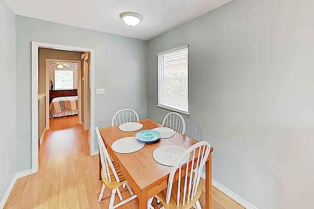 Walk To Beach! All-suite W/ Private Backyard 2 Bedroom Condo