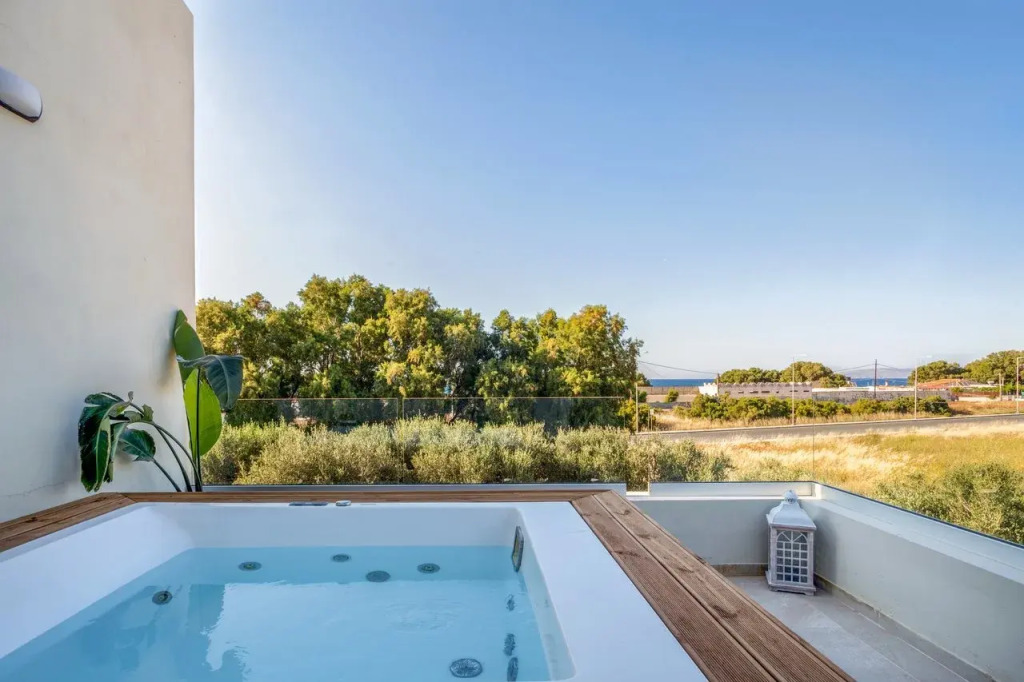 Malena Hotel & Suites