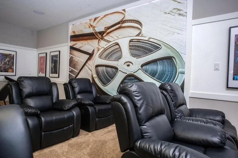 Brand New 15 Bed Home with Themed Room! Home