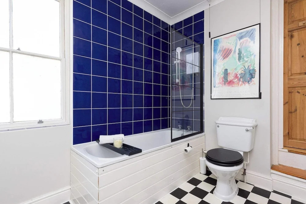 Characterful City Maisonette for 4