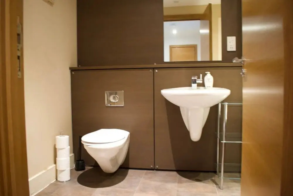 Super Central City Apartment - 1 Bedroom, Sleeps 4