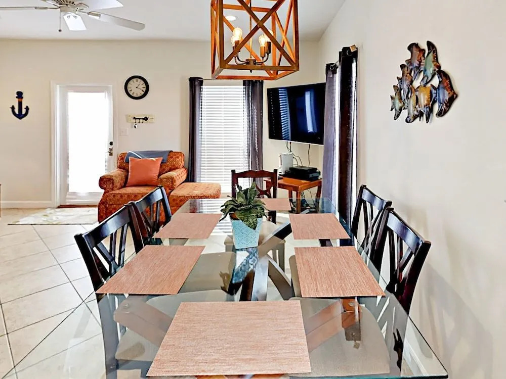 3BR on Mobile Bay, 1 Block to Beach