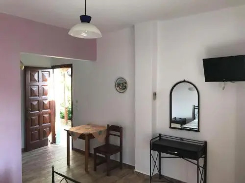 Elina Apartments