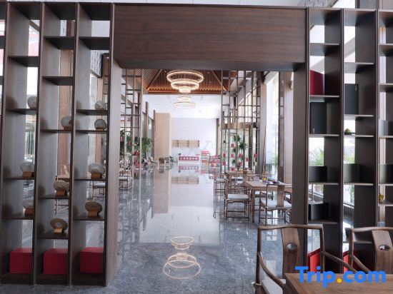 Grand Hotel Mangshi Shengshui Lake