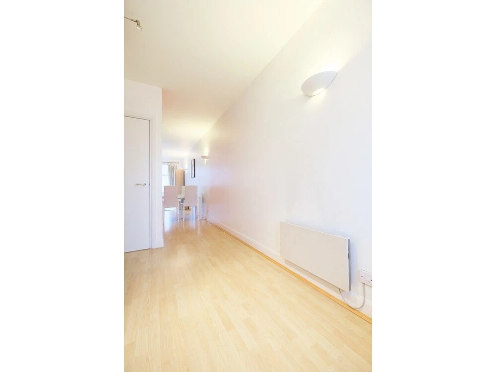 Clean, Secure 2BR Flat for 4 in East London