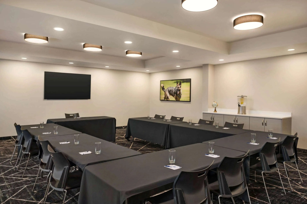 Microtel Inn & Suites by Wyndham Aurora