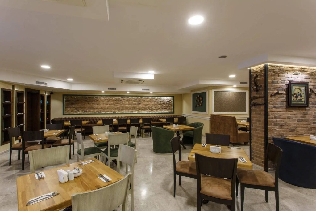 Antroyal Hotel