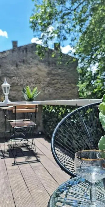 #New#Terrasse Sud Ouest#Pied De La Cité #1