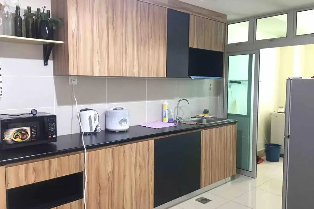 8pax Mount austin Midori Green homestay