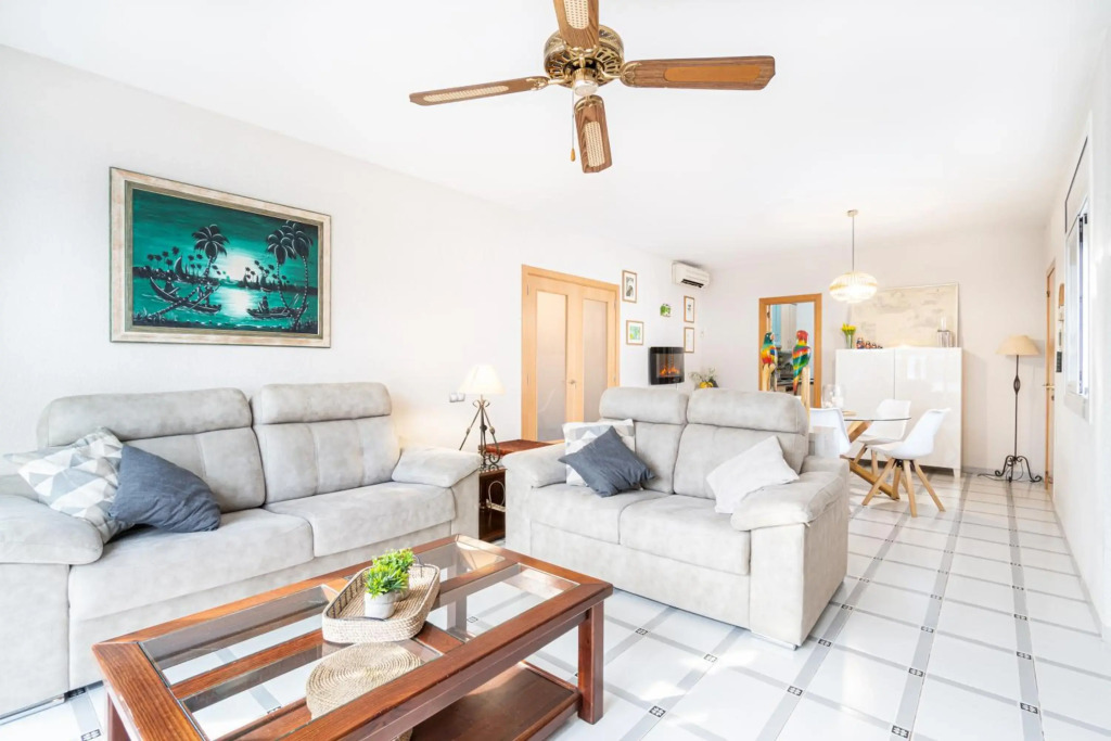 Cambrils-4BD-Piscina-BBQ-PetFriendly-Port Aventura