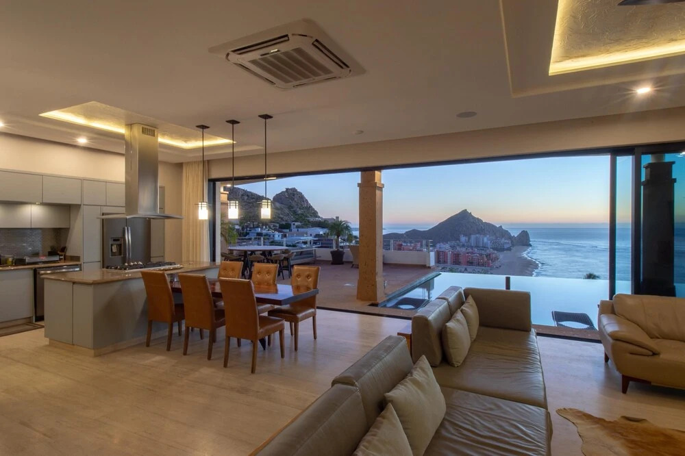 Great Cabo Location for Large Group at Villa Jade de Law