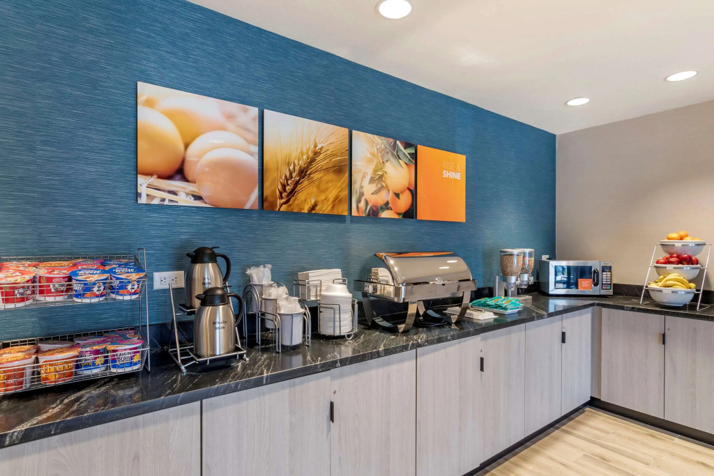 Comfort Suites Grandview - Kansas City