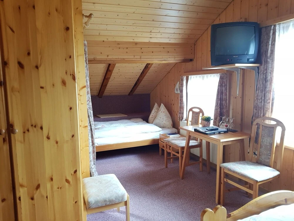 Alpine Budget Rooms by Täscherhof