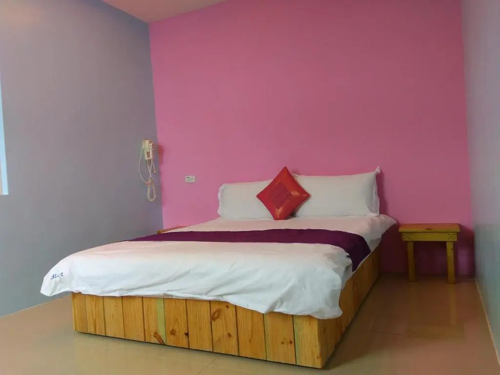 Blue% Hotel