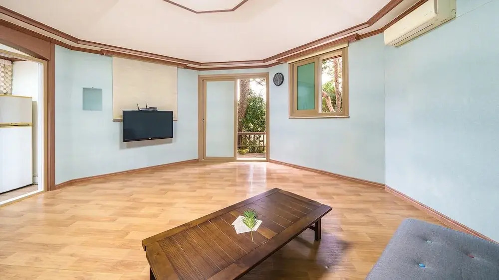 Clear morning pet friendly pension