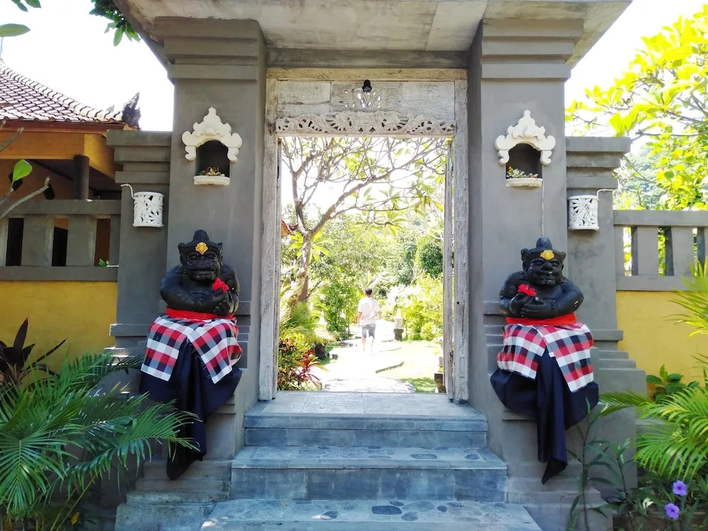 Kubu Kangin Resort