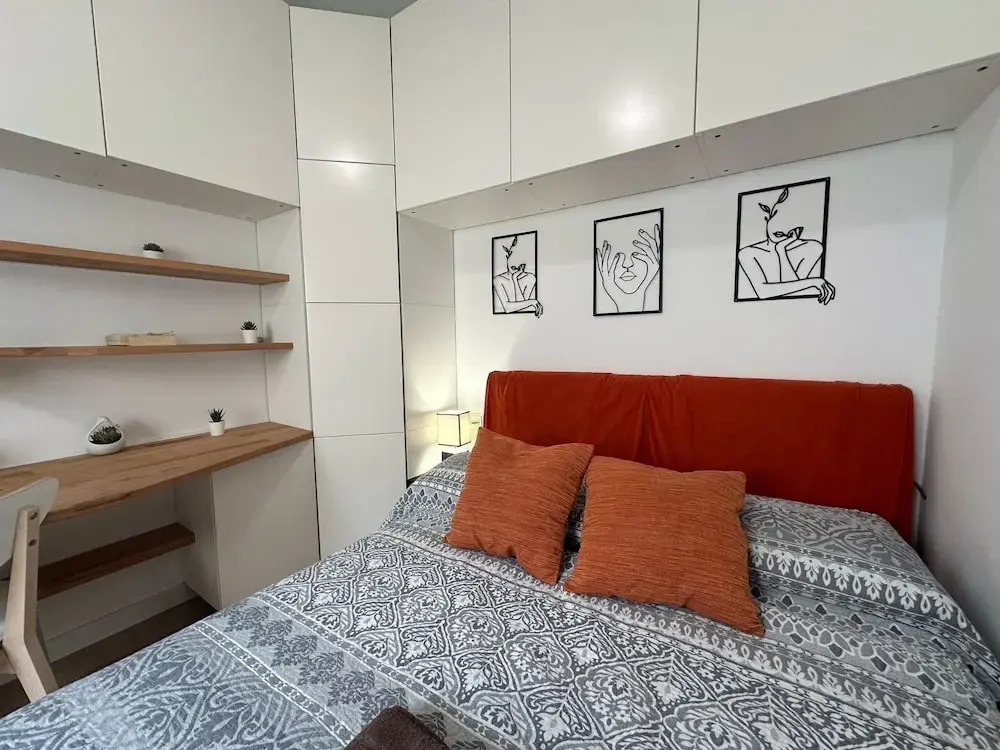 Rooms in Apartment Borrell