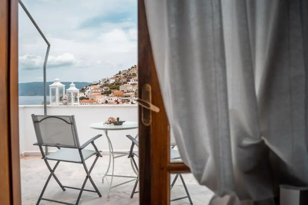 Sunset Studio - Hydra Dream Houses